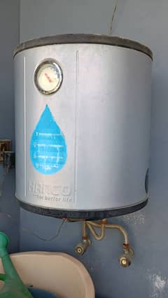 Hanco 40 liter electric geyser.