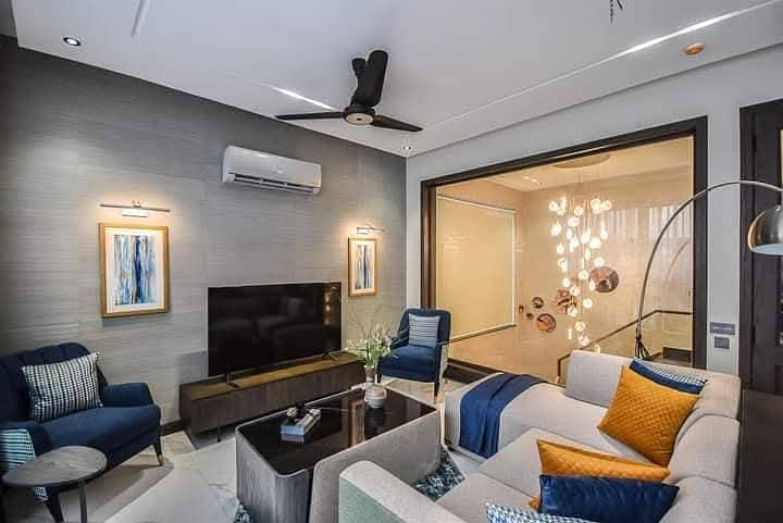 1 Kanal Fully Furnished House For Rent With Gas Near To SAFFARI MALL In SECTOR B, GULBAHAR Block Bahria Town Lahore Short Stay Also Available. 6