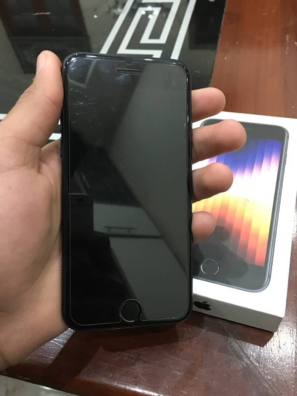 I phone SE 2022(3rd generation)pta approve128gb with box i 4