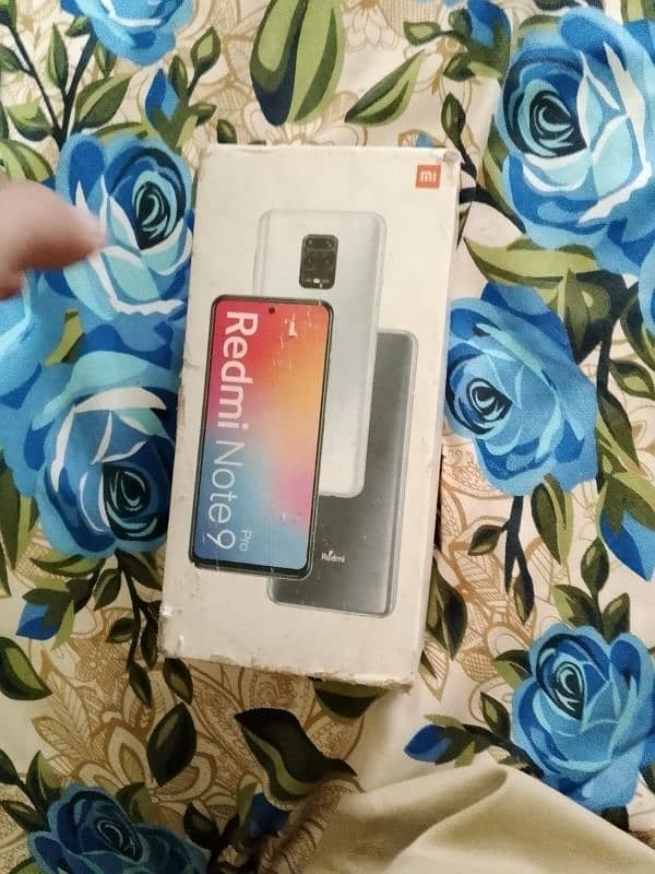 redmi note 9 Pro box mobile condition 10 / 10 6ram 128 4