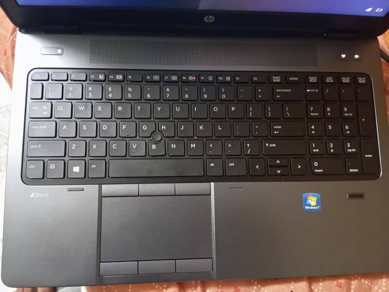 I am selling my laptop 1