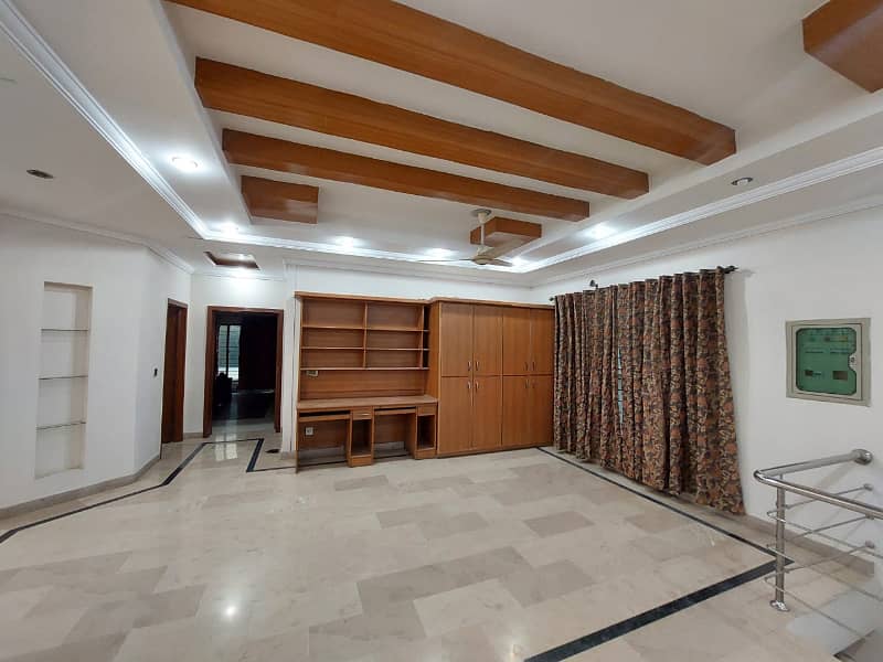 9 Marla Luxury House With Gas Is Available For Rent In Usman Block Bahria Town Lahore 3