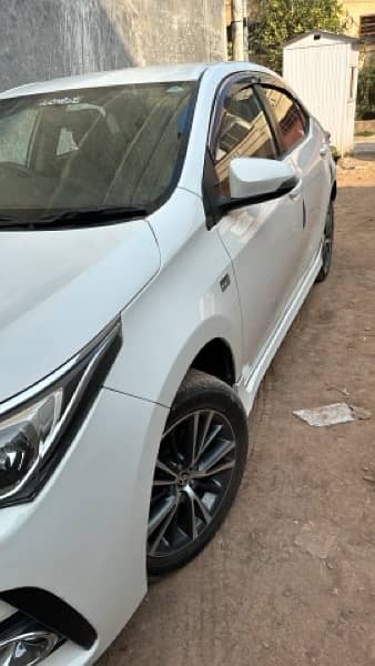 Toyota Corolla Altis 2018 sale neet and clean 9