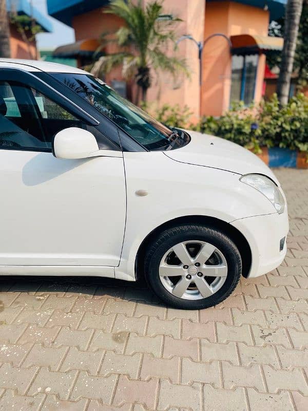 Suzuki Swift 2012 Urgent for sale 1