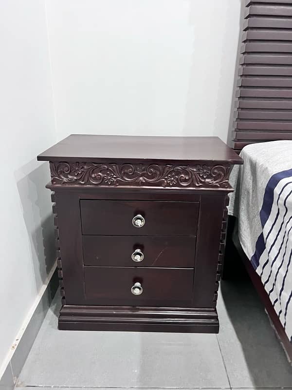 PURE SHEESHAM WOOD SINGLE BED + SIDE TABLES 4