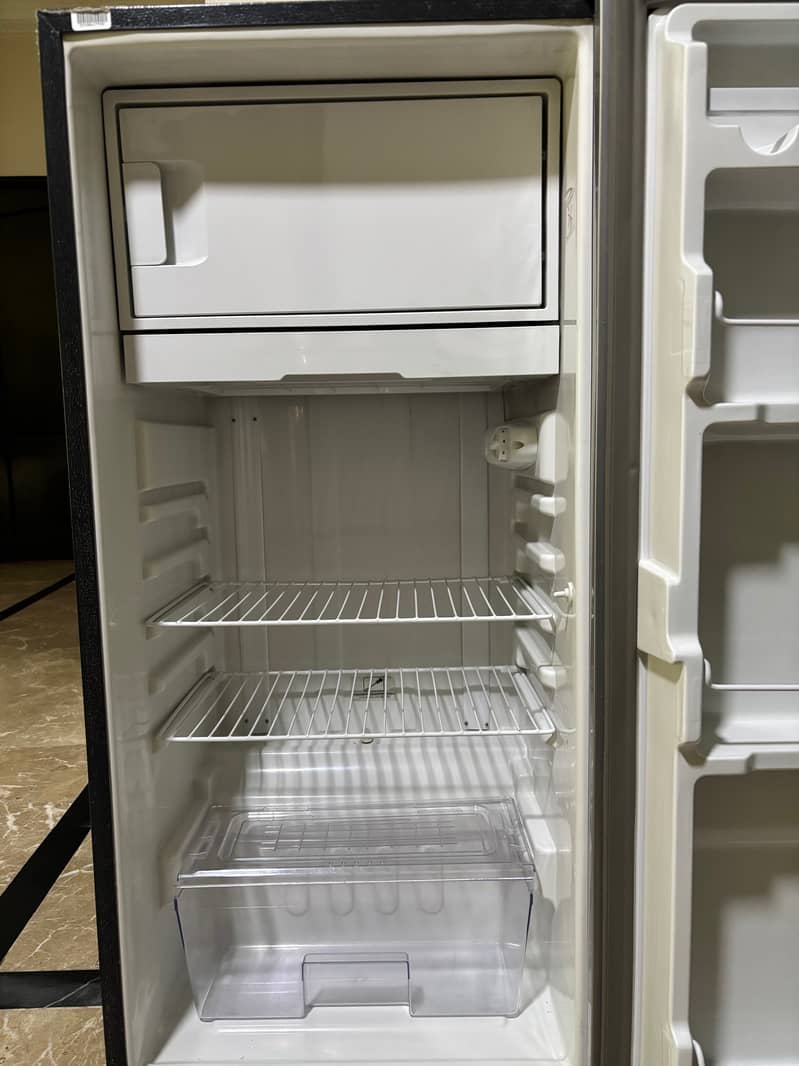 Dawlance Refrigerator excellent condition for sale 2