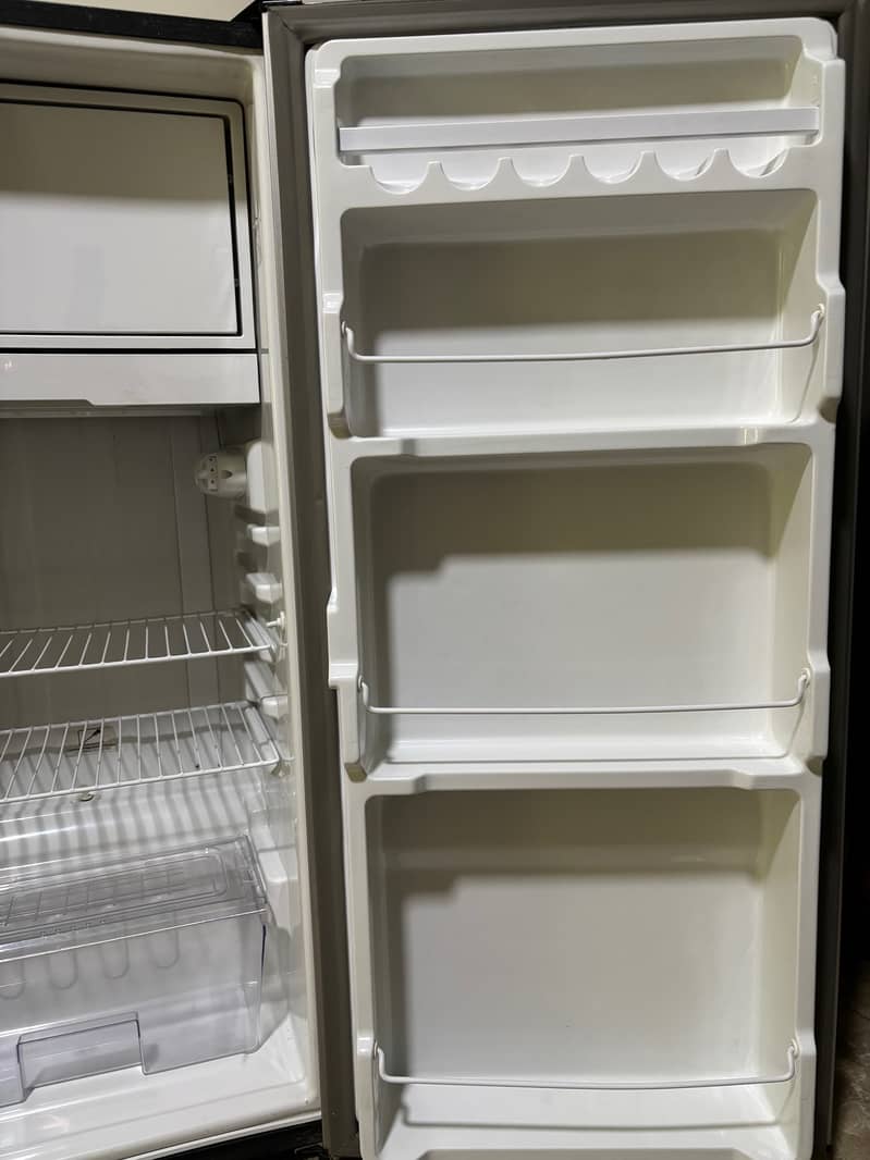 Dawlance Refrigerator excellent condition for sale 4