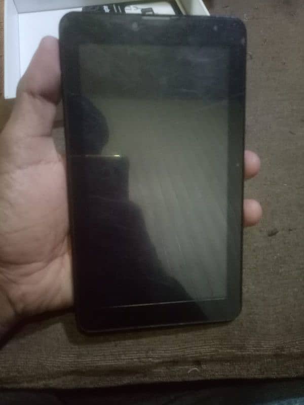 exceed tablet for sale 1gb/ram 8gb rom internet' b chalta Ha SIM salut 1