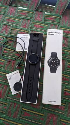 Samsung watch 4 classic black with box