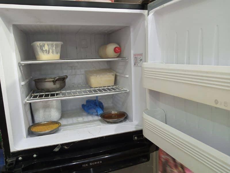 Orient refrigerator fresh 10/10 condition OR380 Model 3