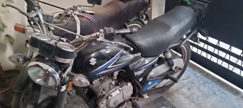 Suzuki 150 in mint condition 1