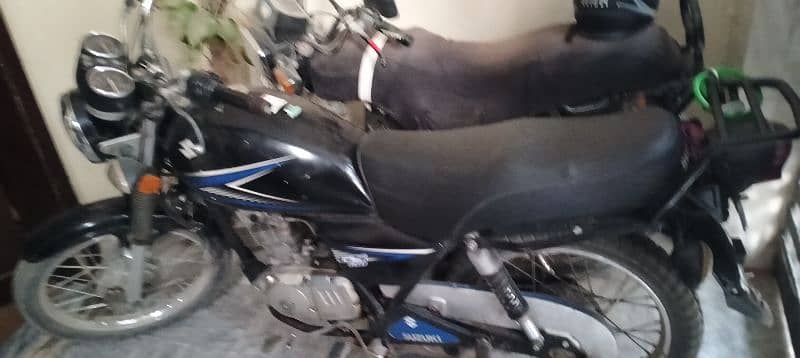 Suzuki 150 in mint condition 2