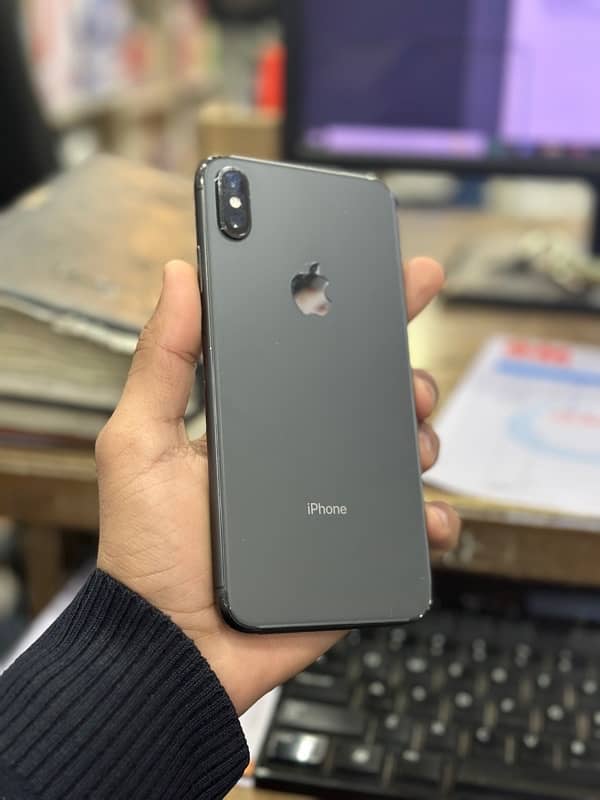 iphone xs max 1