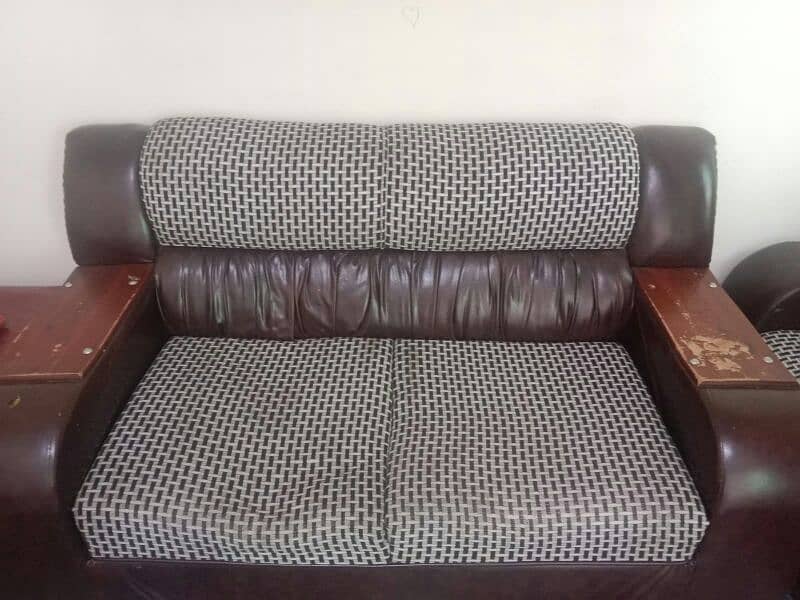 used sofa set in good condition 2