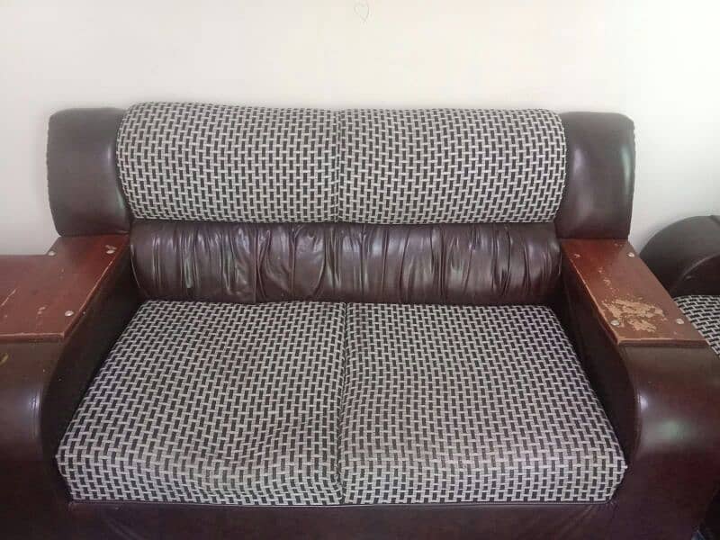 used sofa set in good condition 4