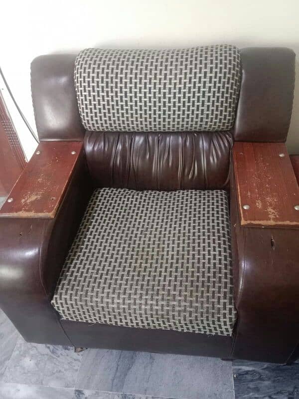 used sofa set in good condition 5