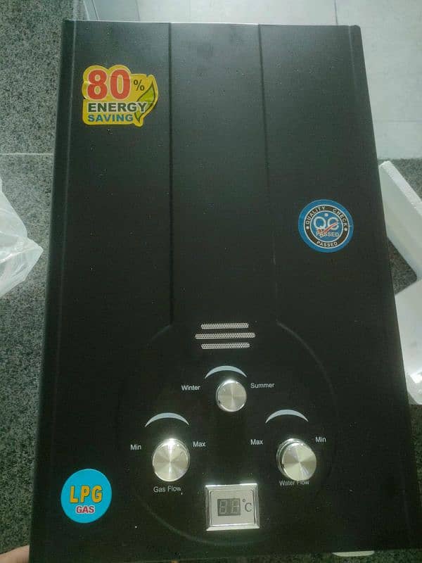 brand new lpg instant 8L geyser 1