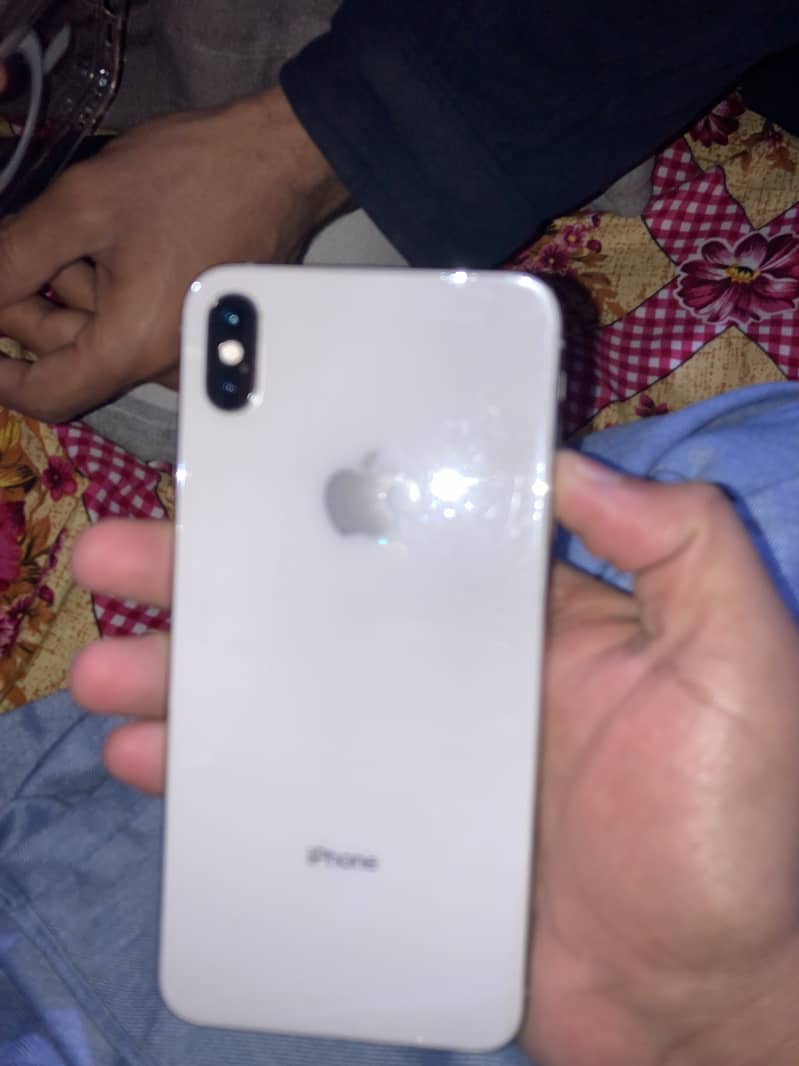 Apple iPhone XS Max 2