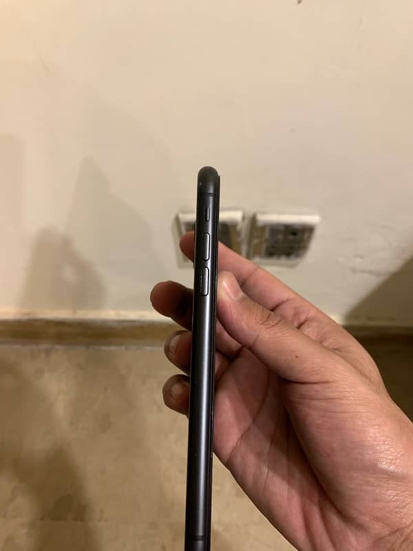 iphone 11 64gb dual pta aproved 1