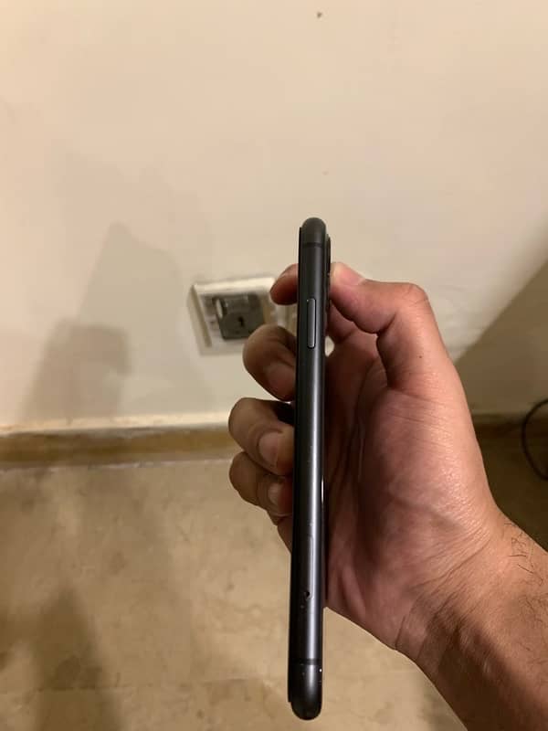 iphone 11 64gb dual pta aproved 3