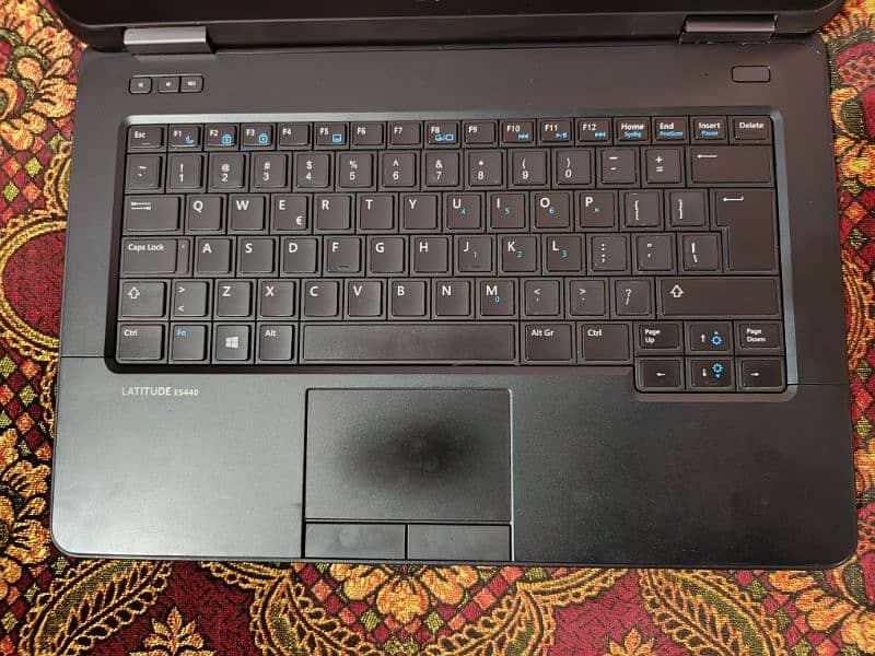 Dell I3 4th Gen 8/320  14' inch 1