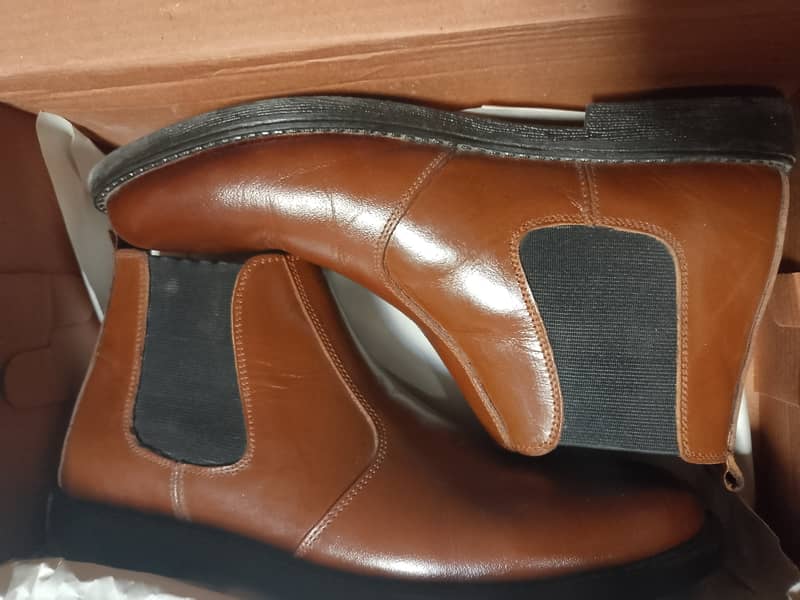 Chelsea boots(shoes) brown colour. Size 8 0