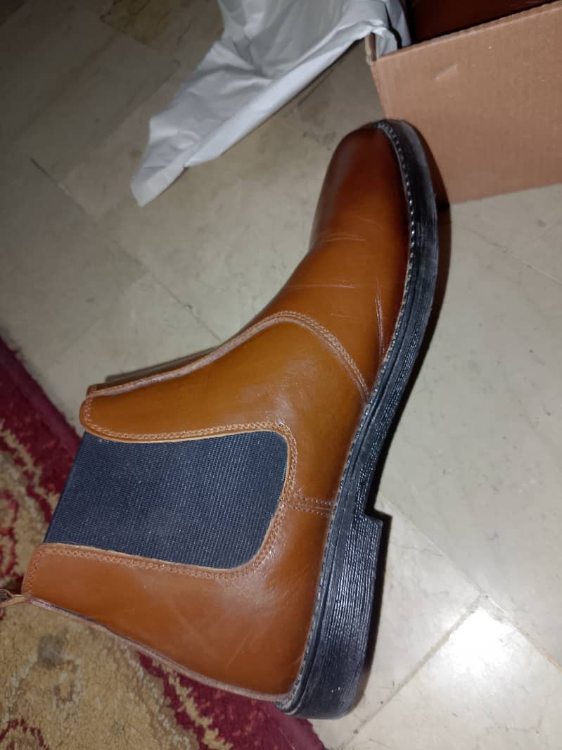 Chelsea boots(shoes) brown colour. Size 8 2