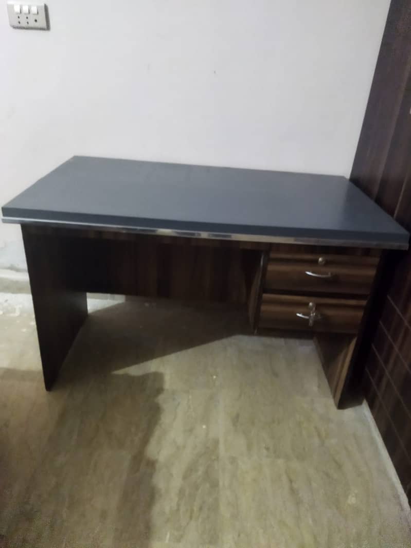 Office desk with two drawers 1