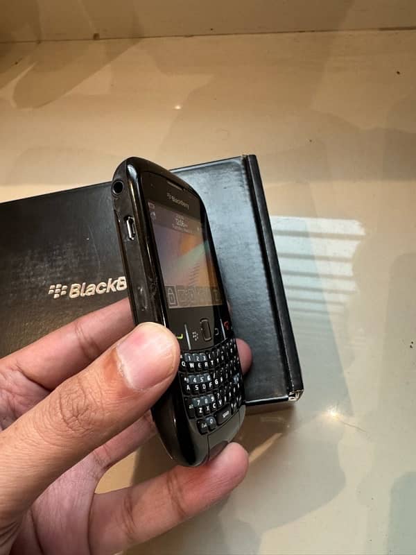 BlackBerry Curve 8520 New 1