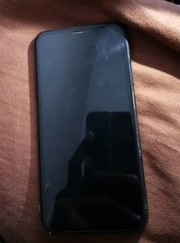 urgent sell!! iphone 11 3