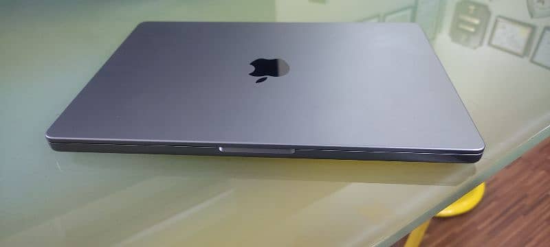 MacBook pro 2023 M3 2