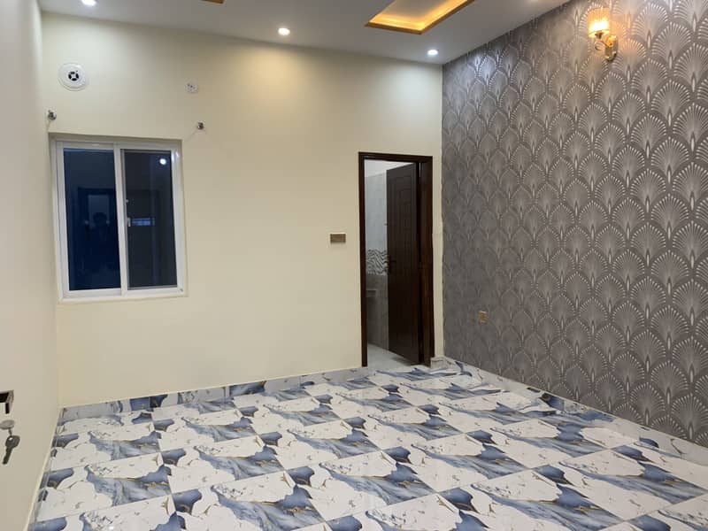 5 marla triple story brand new house for sale in johar town near to G1 (owner needed) 6bed (0rignal pictures) Gas available  Triple kitchen  Hot location  Main apporced 11