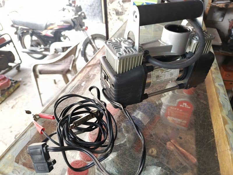 air pump two 12volte new condition he 1