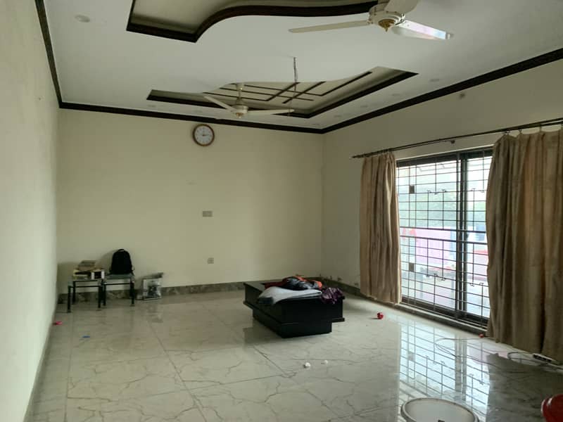 25 marla house for rent in johar town block F  Like brand new  Tile flooring  Big parking Hot location  Main apporced 4