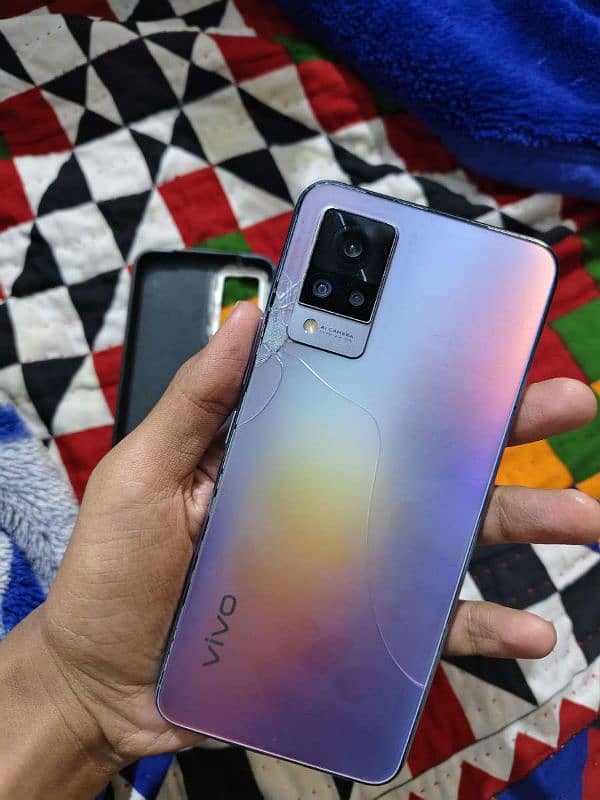 Vivo v21 with box 2