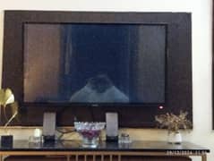 43" Smart TV in Excellent Condition – IPTV, YouTube, Web Browsing