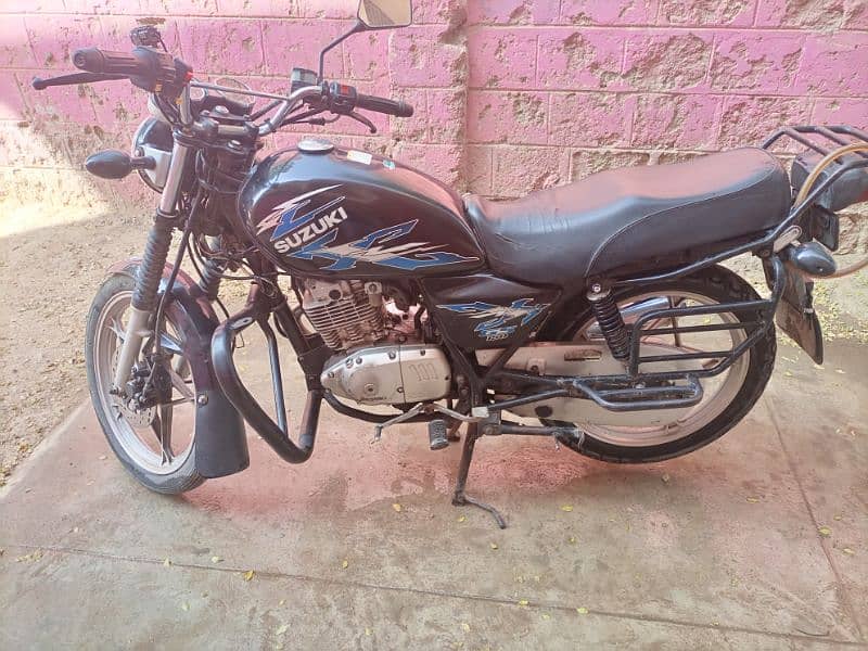 Suzuki GS 150 SE 2