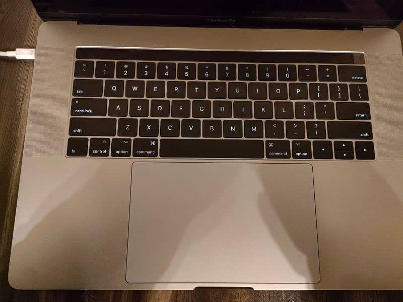 MacBook Pro 2017 15 inches 2