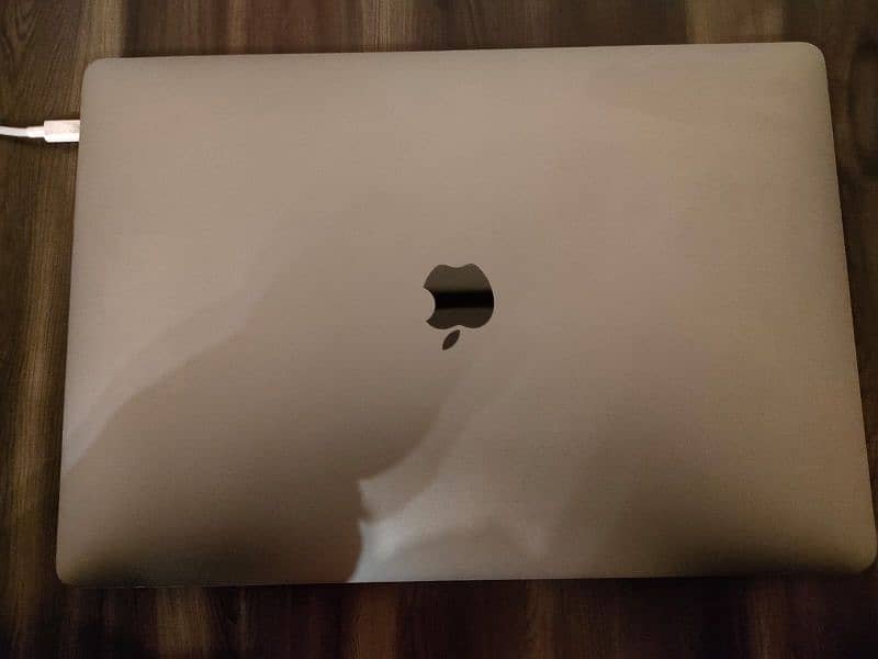 MacBook Pro 2017 15 inches 6