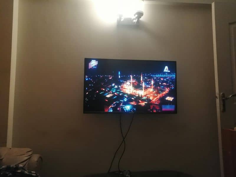 SAMSUNG LED 42 ANDROID TV ORIGINAL Bright Colours Amazing Dts Sound 12