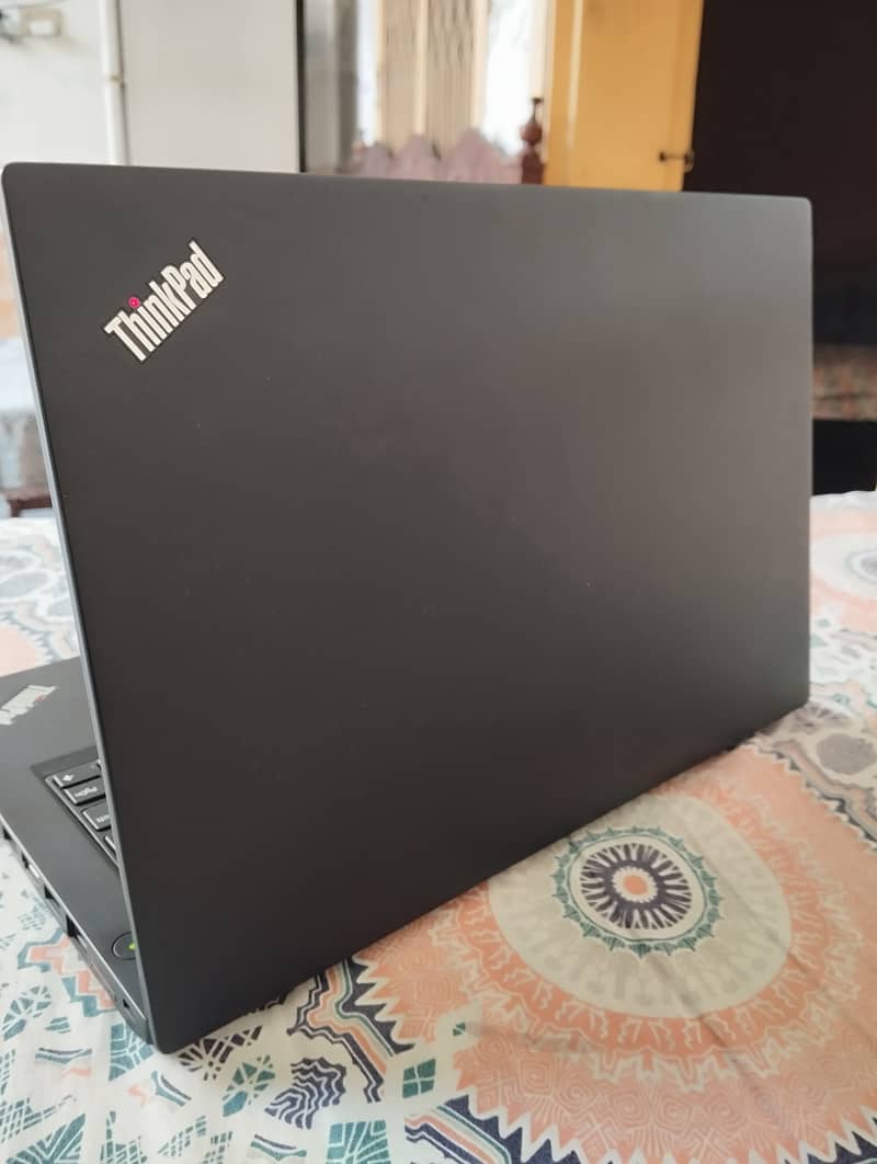 lenovo thinkpad i5 7th gen T470s 8gb ram 256 ssd 1