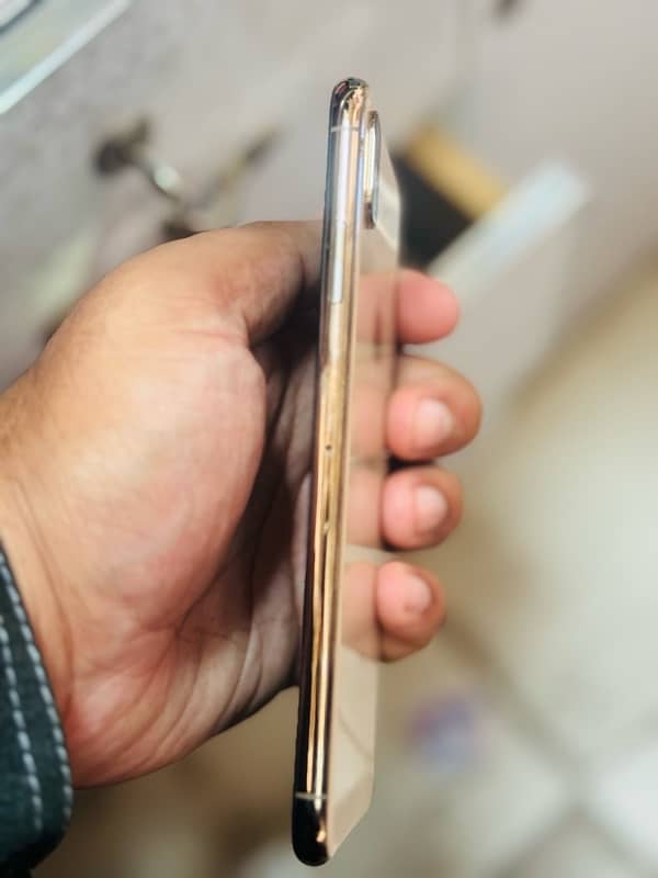 I phone xs Max 256GB PTA approved 8