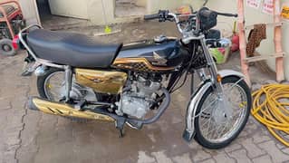 HONDA 125 . Special Edition GOLD. 2950 km driven