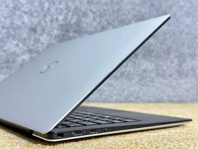 Dell XPS 13-7390 Slimmest Bazlless Quad Core Ultrabook– 2