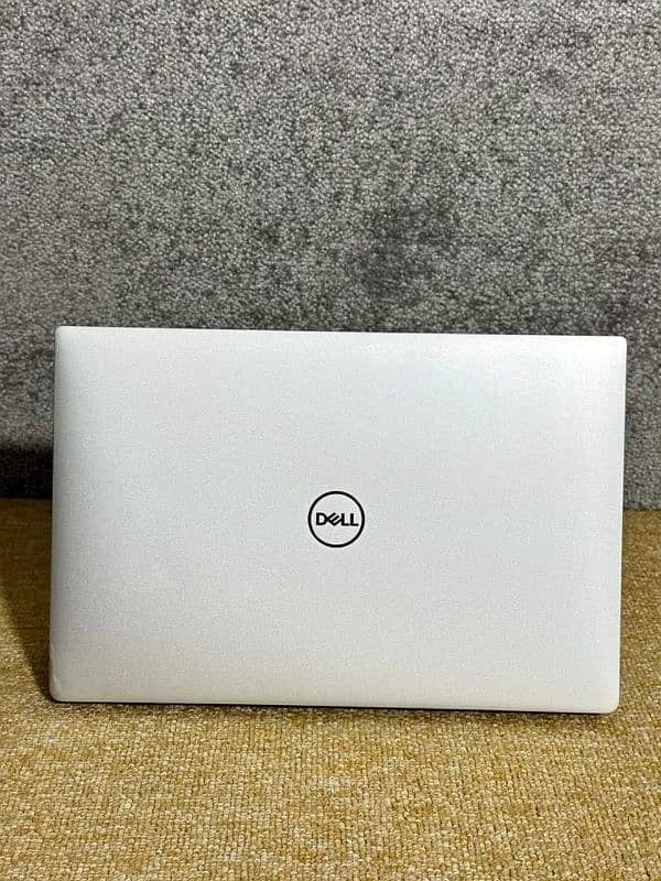 Dell XPS 13-7390 Slimmest Bazlless Quad Core Ultrabook– 4