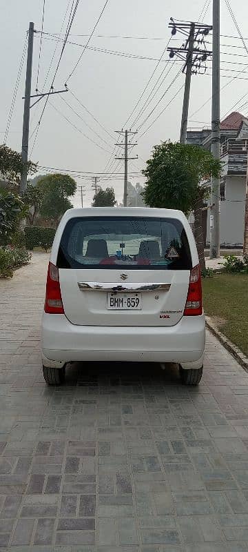 Suzuki Wagon R 2018 98%genuine . In new condition, km/s driven :65000 2