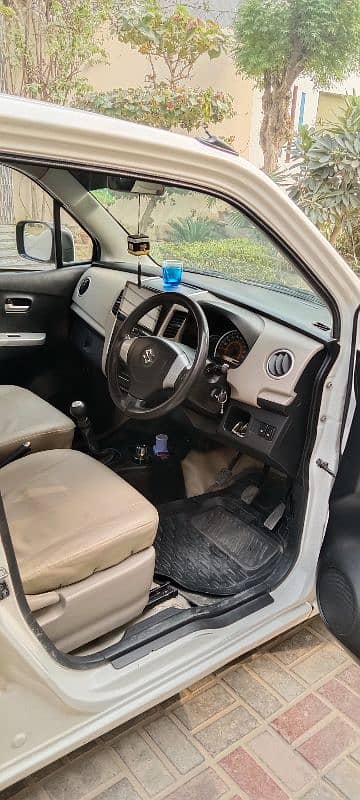 Suzuki Wagon R 2018 98%genuine . In new condition, km/s driven :65000 3