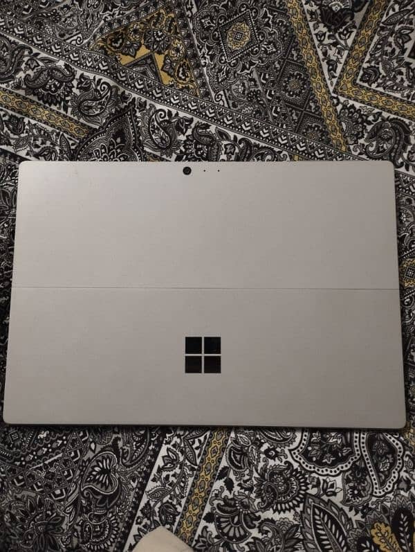 Surface pro 5 |i5 7gen| 8gb 128gb with original charger 0