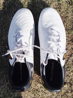 Nike Men Phantom GX II Academy FG/MG Cleat White Soccer Boot Spike