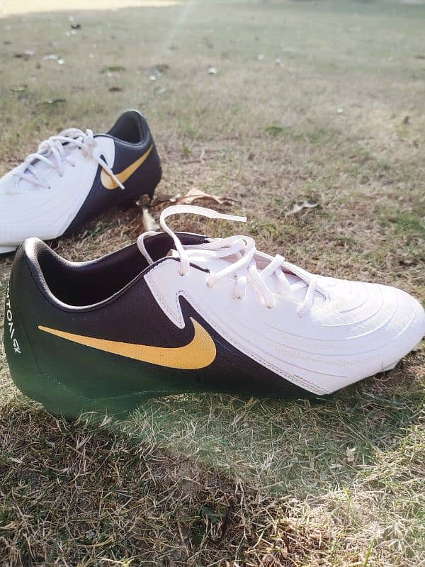 Nike Men Phantom GX II Academy FG/MG Cleat White Soccer Boot Spike 6